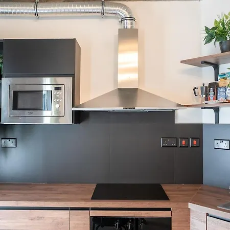 Bright & Modern 2br With Bbq